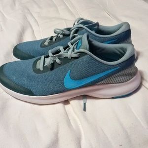 Nike flex shoes